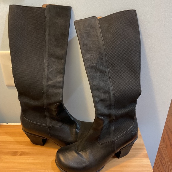 Black John Fluevog knee high boots! Size 8 ~ marked as 8.5 - Picture 2 of 5